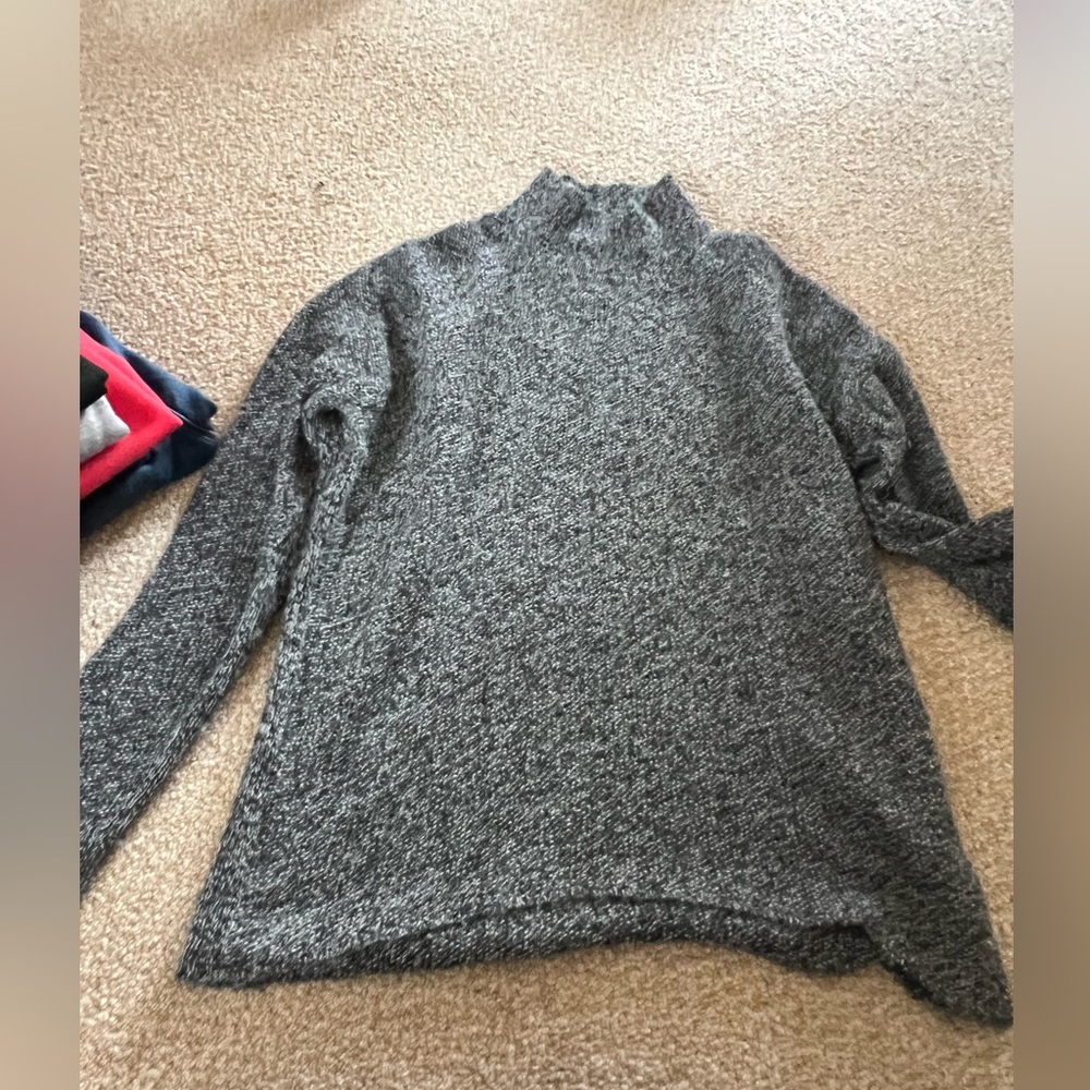 Mih Sweater